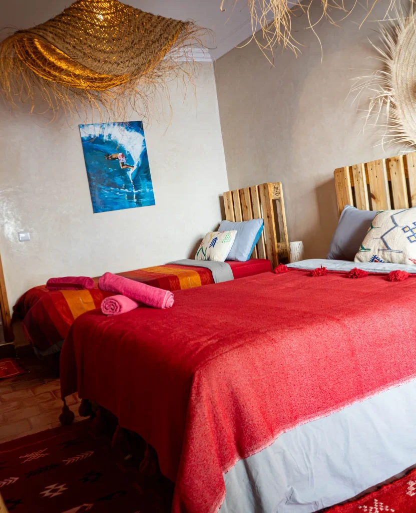 Chambres et espaces du surf camp Free Surf Maroc à Tamraght