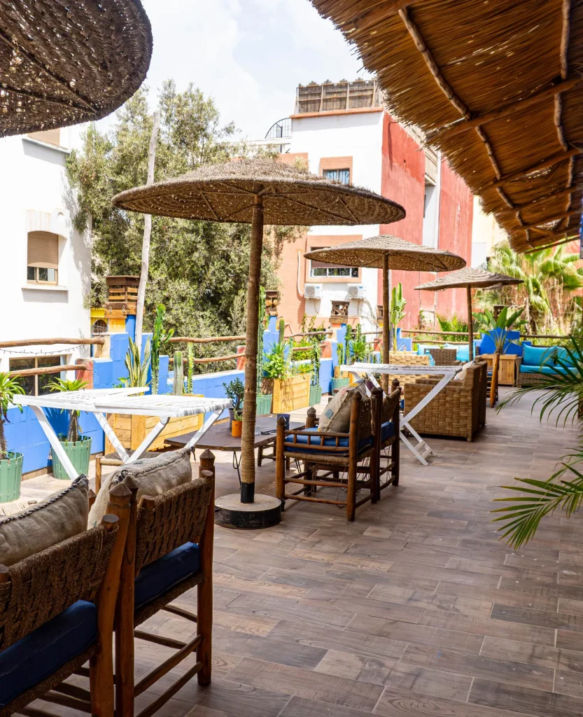 Chambres et espaces du surf camp Free Surf Maroc à Tamraght